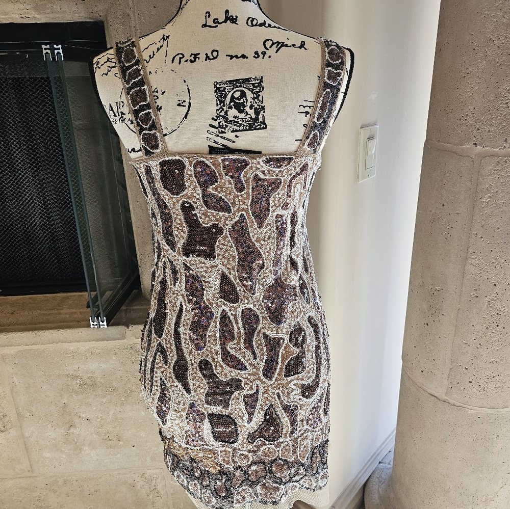 NEW DRESS - Picture 6 of 7